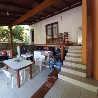 CASA À 100METROS DA PRAIA DE JURERÊ INTERNACIONAL