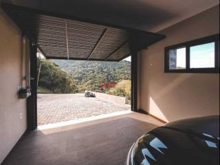 CASA COM VISTA MAR E LAGOA EM GAROPABA- SANTA CATARINA