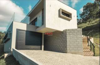 CASA COM VISTA MAR E LAGOA EM GAROPABA- SANTA CATARINA