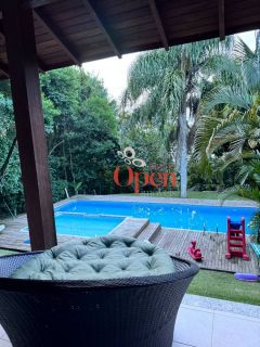 APARTAMENTO COM VISTA MAR À VENDA EM JURERÊ TRADICIONAL - FLORIANÓPLOIS/SC