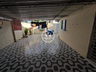 Vende excelente casa com 3 quartos em frente a estação de Tejipió