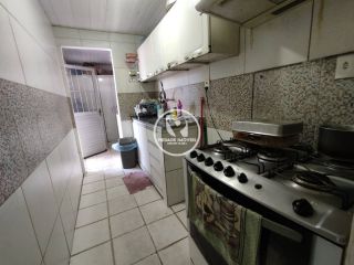 Vende excelente casa com 3 quartos em frente a estação de Tejipió