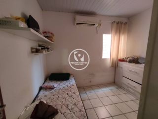 Vende excelente casa com 3 quartos em frente a estação de Tejipió