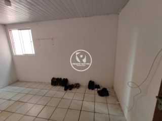 Vende excelente casa com 3 quartos em frente a estação de Tejipió