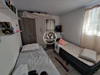 Vende excelente casa com 3 quartos em frente a estação de Tejipió