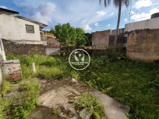 Vende excelente casa com 3 quartos em frente a estação de Tejipió