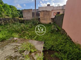 Vende excelente casa com 3 quartos em frente a estação de Tejipió