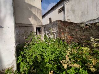 Vende excelente casa com 3 quartos em frente a estação de Tejipió