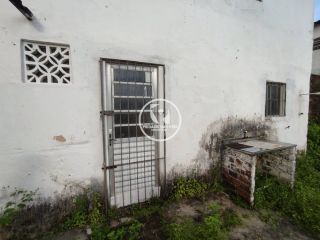 Vende excelente casa com 3 quartos em frente a estação de Tejipió