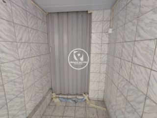 Vende excelente casa com 3 quartos em frente a estação de Tejipió