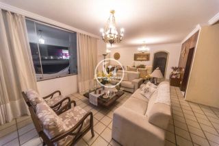 Casa para vender com 12 quartos, sendo 7 suítes, com 408m² no bairro Piedade