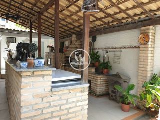 Casa para vender com 12 quartos, sendo 7 suítes, com 408m² no bairro Piedade