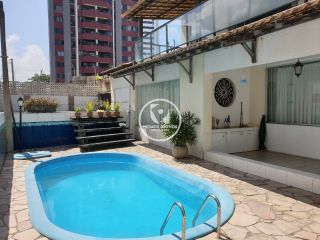 Casa para vender com 12 quartos, sendo 7 suítes, com 408m² no bairro Piedade