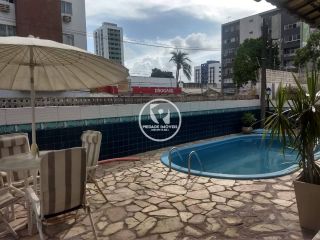 Casa para vender com 12 quartos, sendo 7 suítes, com 408m² no bairro Piedade