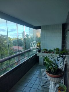 Apartamento para vender com 04quartos, varanda bem ventilada, sala para dois ambientes e um lugar bem tranquilo.