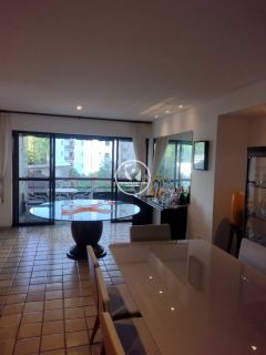 Apartamento para vender com 04quartos, varanda bem ventilada, sala para dois ambientes e um lugar bem tranquilo.