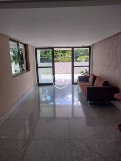 Excelente apartamento para vender, em uma das melhores áreas do Recife, apartamento com 04 quartos, varanda e sala para dois ambientes.