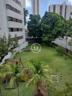 Excelente apartamento para vender, em uma das melhores áreas do Recife, apartamento com 04 quartos, varanda e sala para dois ambientes.