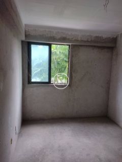 Excelente apartamento para vender, em uma das melhores áreas do Recife, apartamento com 04 quartos, varanda e sala para dois ambientes.