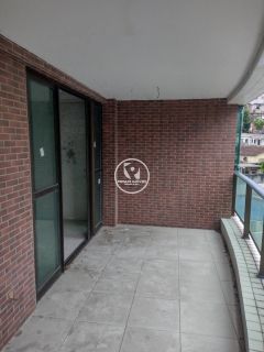 Excelente apartamento para vender, em uma das melhores áreas do Recife, apartamento com 04 quartos, varanda e sala para dois ambientes.