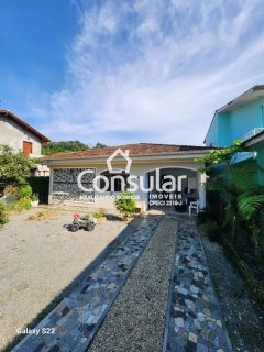 Casa Para Vender com 3 quartos no bairro Aririú em Palhoça