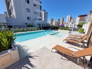 APARTAMENTO 3 SUÍTES MOBILIADO ANDAR ALTO PARA LOCAÇÃO ANUAL NA MEIA PRAIA - REF 124119