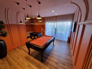 APARTAMENTO 3 SUÍTES MOBILIADO ANDAR ALTO PARA LOCAÇÃO ANUAL NA MEIA PRAIA - REF 124119