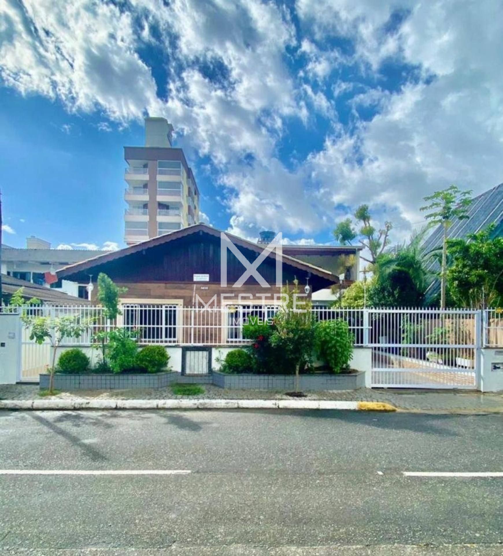 CASA AMPLA PARA ALUGUEL DE TEMPORADA