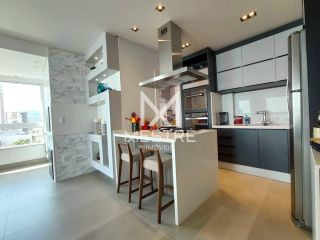 APARTAMENTO A POUCOS PASSOS DA PRAIA E MOBILIADO