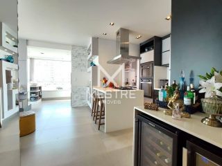 APARTAMENTO A POUCOS PASSOS DA PRAIA E MOBILIADO