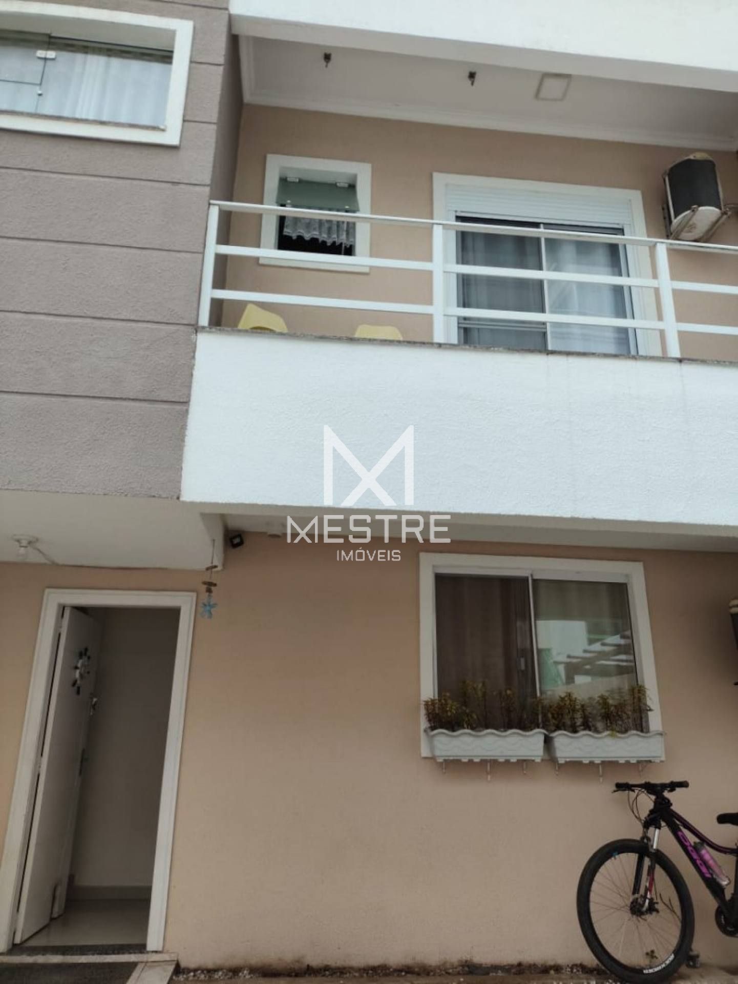 CASA PARA TEMPORADA NA MEIA PRAIA