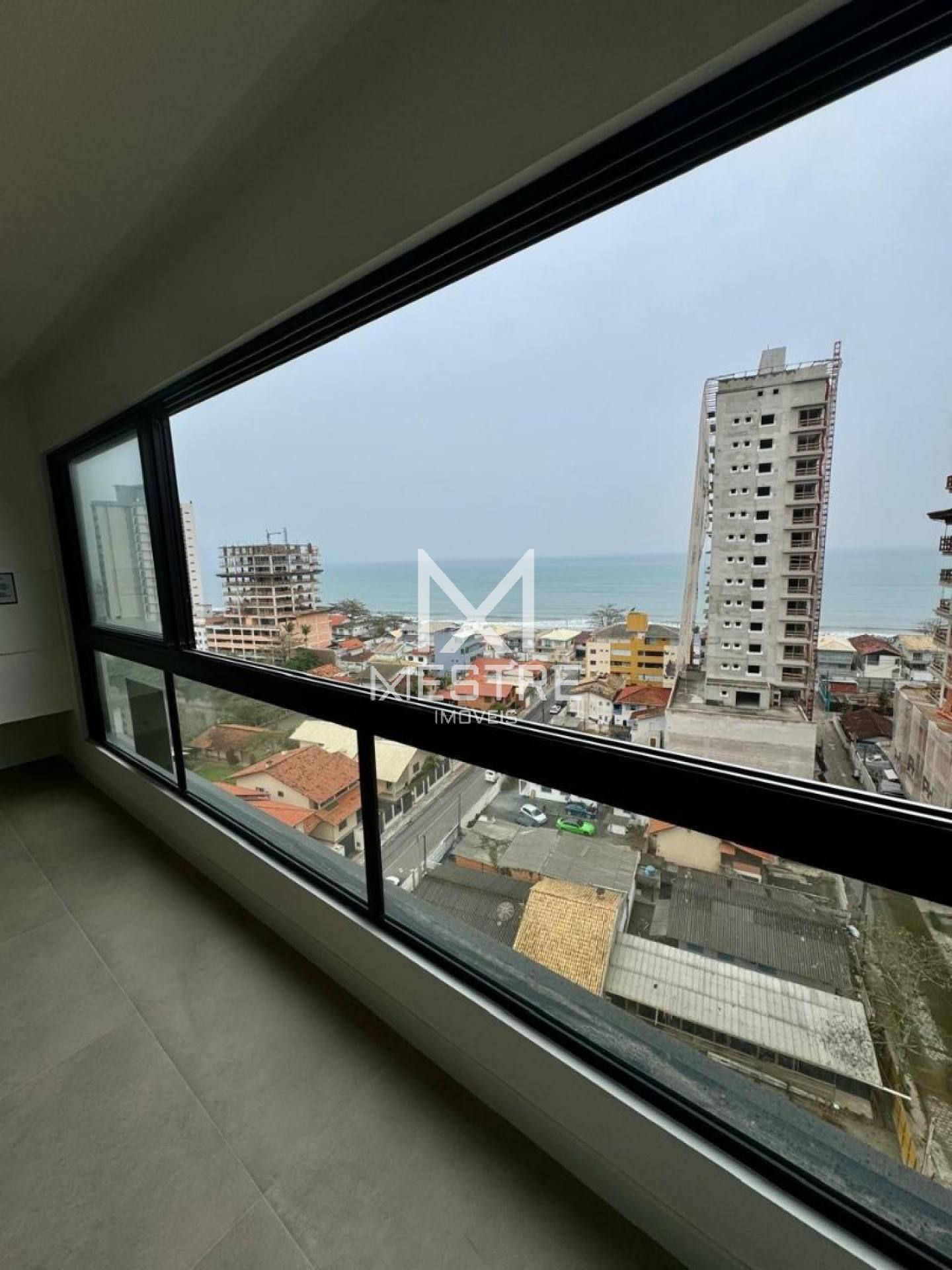 3 SUÍTES, 2 VAGAS PRÓXIMO A PRAIA - BALNEÁRIO PEREQUÊ!