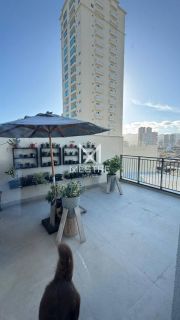 APARTAMENTO DIFERENCIADO COM 03 SUÍTES NA MEIA PRAIA