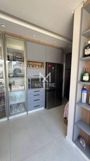 APARTAMENTO DIFERENCIADO COM 03 SUÍTES NA MEIA PRAIA