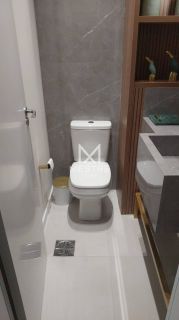 APARTAMENTO DIFERENCIADO COM 03 SUÍTES NA MEIA PRAIA