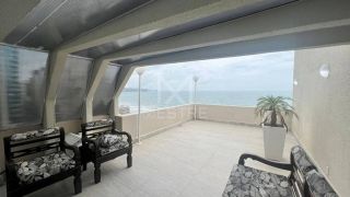COBERTURA TRIPLEX MOBILIADA COM VISTA MAR, DISPONÍVEL PARA ALUGUEL ANUAL NA MEIA PRAIA, ITAPEMA SC