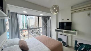 COBERTURA TRIPLEX MOBILIADA COM VISTA MAR, DISPONÍVEL PARA ALUGUEL ANUAL NA MEIA PRAIA, ITAPEMA SC