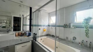 COBERTURA TRIPLEX MOBILIADA COM VISTA MAR, DISPONÍVEL PARA ALUGUEL ANUAL NA MEIA PRAIA, ITAPEMA SC