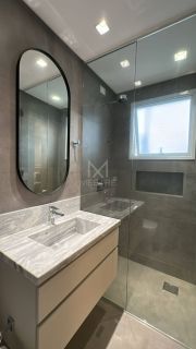 APARTAMENTO NOVO FINAMENTE MOBILIADO COM UMA VISTA MAR INCRÍVEL NO ED. GREEN COAST LOCALIZADO NO CENTRO DE ITAPEMA À VENDA