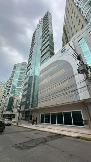 APARTAMENTO NOVO FINAMENTE MOBILIADO COM UMA VISTA MAR INCRÍVEL NO ED. GREEN COAST LOCALIZADO NO CENTRO DE ITAPEMA À VENDA