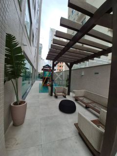 APARTAMENTO NOVO FINAMENTE MOBILIADO COM UMA VISTA MAR INCRÍVEL NO ED. GREEN COAST LOCALIZADO NO CENTRO DE ITAPEMA À VENDA