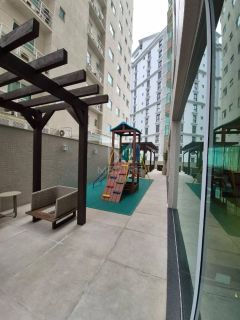 APARTAMENTO NOVO FINAMENTE MOBILIADO COM UMA VISTA MAR INCRÍVEL NO ED. GREEN COAST LOCALIZADO NO CENTRO DE ITAPEMA À VENDA