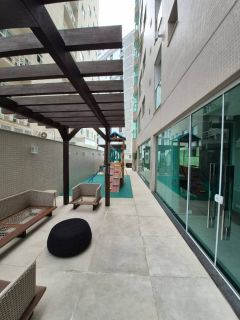 APARTAMENTO NOVO FINAMENTE MOBILIADO COM UMA VISTA MAR INCRÍVEL NO ED. GREEN COAST LOCALIZADO NO CENTRO DE ITAPEMA À VENDA