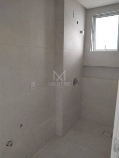 PENTHOUSE QUADRA MAR COM 04 SUÍTES À VENDA NA MEIA PRAIA