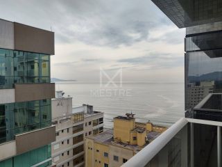 PENTHOUSE QUADRA MAR COM 04 SUÍTES À VENDA NA MEIA PRAIA