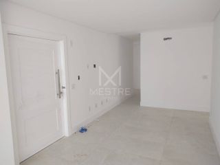 PENTHOUSE QUADRA MAR COM 04 SUÍTES À VENDA NA MEIA PRAIA