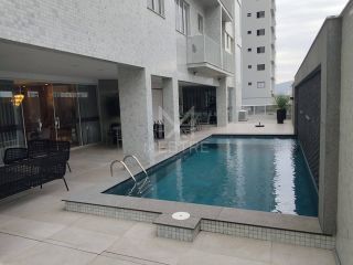 PENTHOUSE QUADRA MAR COM 04 SUÍTES À VENDA NA MEIA PRAIA