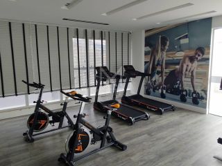 PENTHOUSE QUADRA MAR COM 04 SUÍTES À VENDA NA MEIA PRAIA