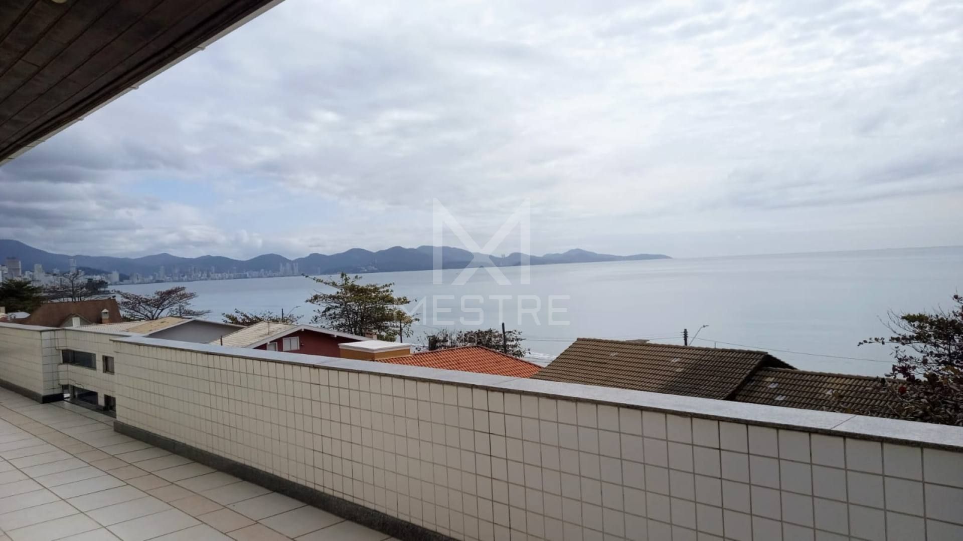 ROSA DELL AGNOLO - COBERTURA FRENTE MAR, 04 DORMITÓRIOS EM BALNEÁRIO PEREQUÊ - SC. REF.: 190479