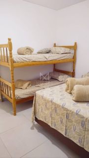 LOCAÇÃO DE TEMPORADA, À 1.300M DA ORLA DE PEREQUÊ EM PORTO BELO SC.! REF.: 194211